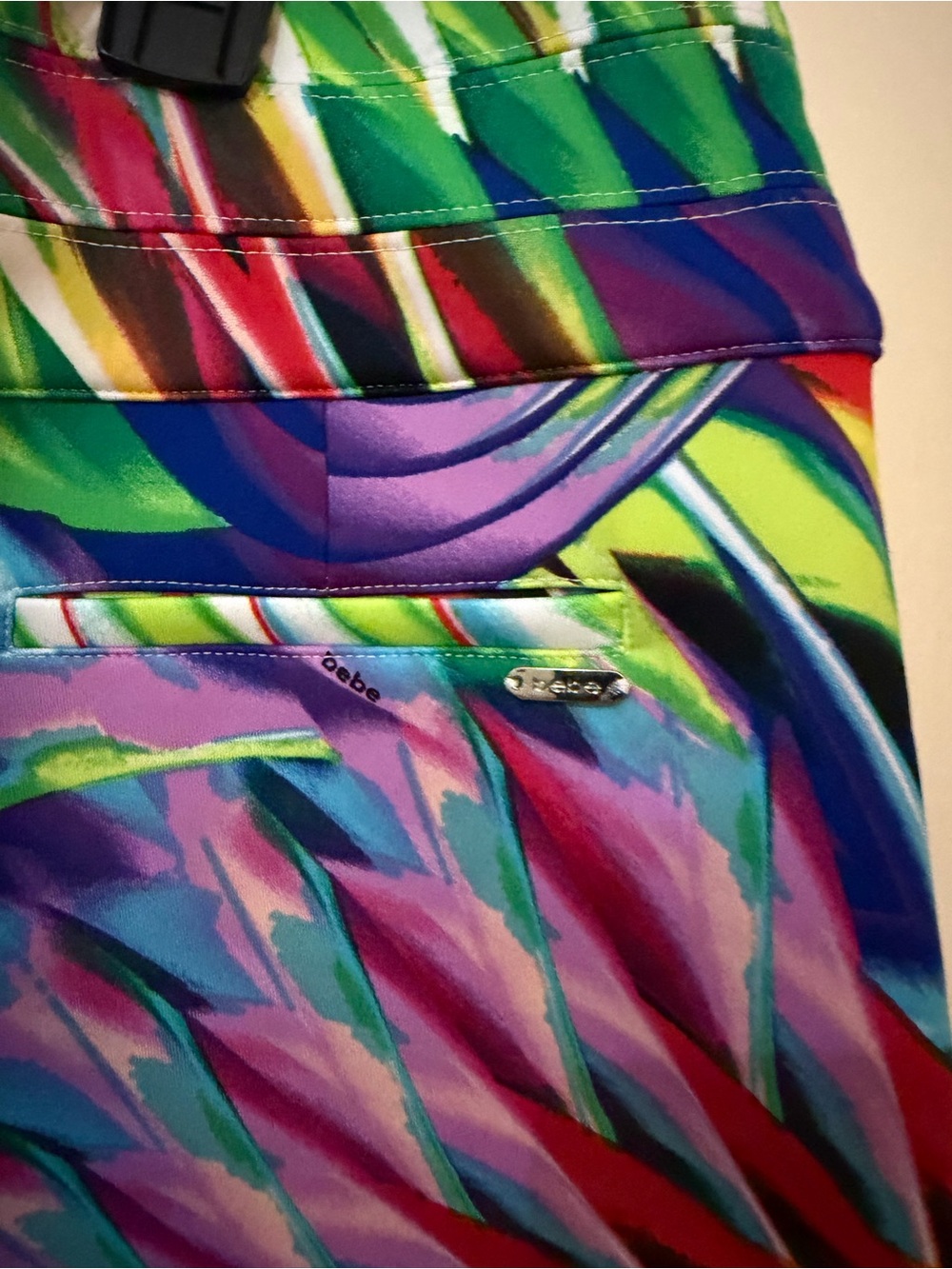 bebe Multicolor Geometric Bike Shorts with Zipper Pockets - Picture 4 of 5